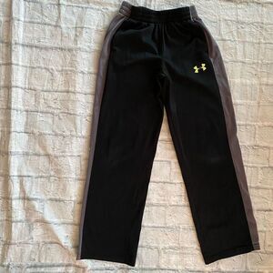 Under Armour youth M loose fit pull on pants w/elastic waist black & grey